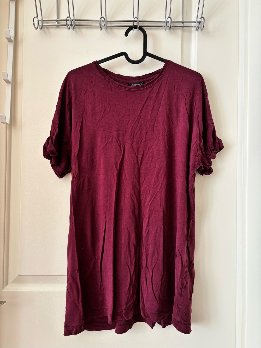 Bershka T-shirt in Burgundy